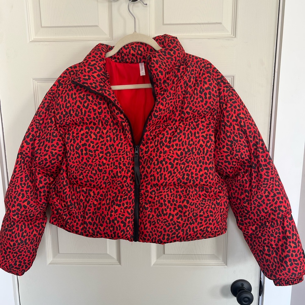 Fabletics Red Leopard Print Cropped Puffer Jacket… - image 1